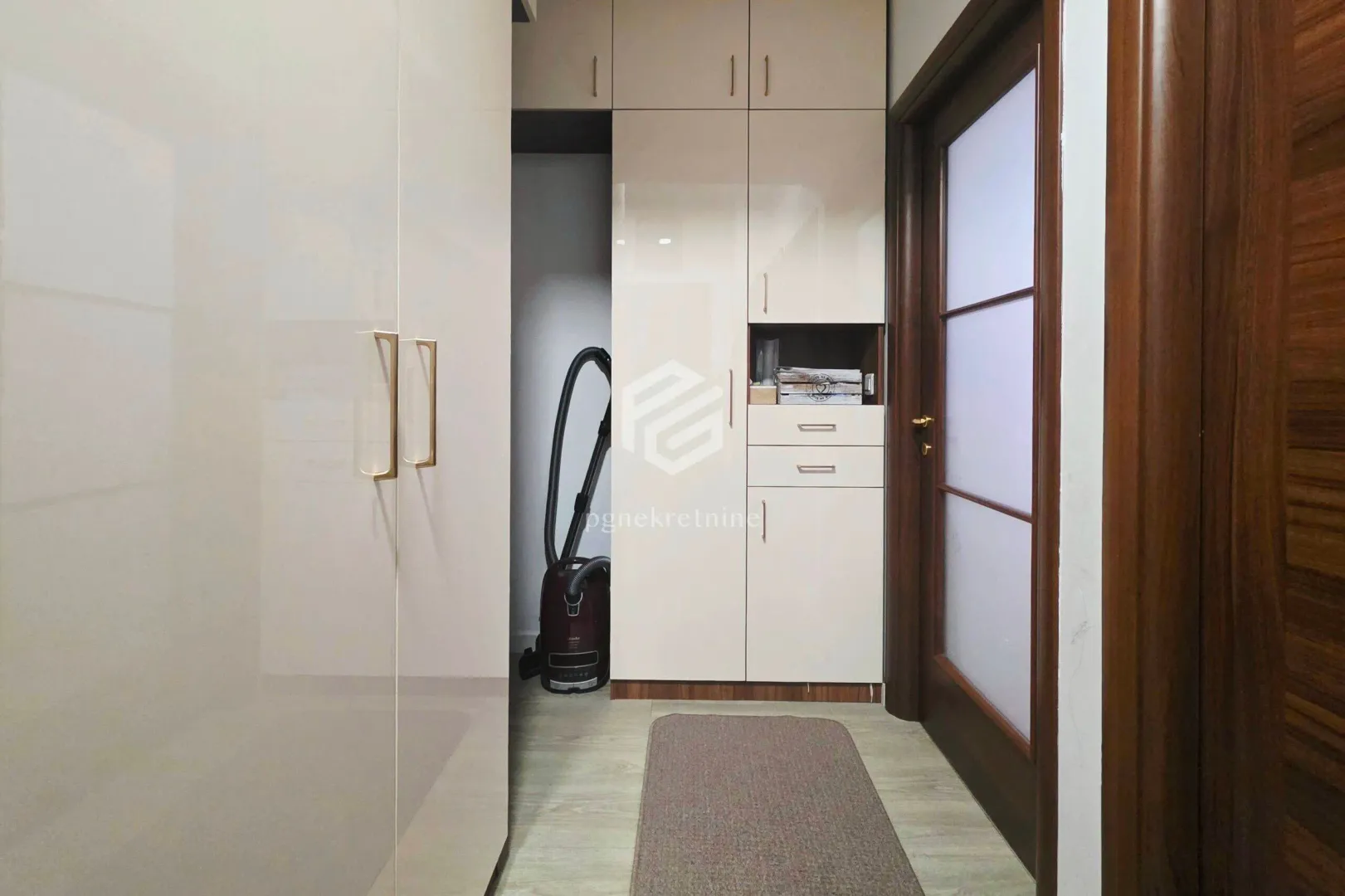 Prodaja, trosoban stan, 93m², City Kvart, Podgorica