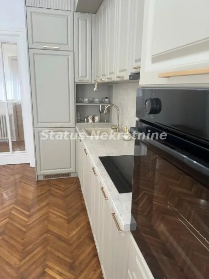 Prodaja, trosoban stan, 78m², Centar, Novi Sad