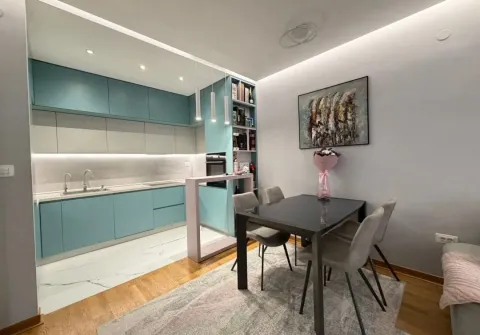 Prodaja, dvosoban stan, 63m², City Kej, Podgorica - image 2