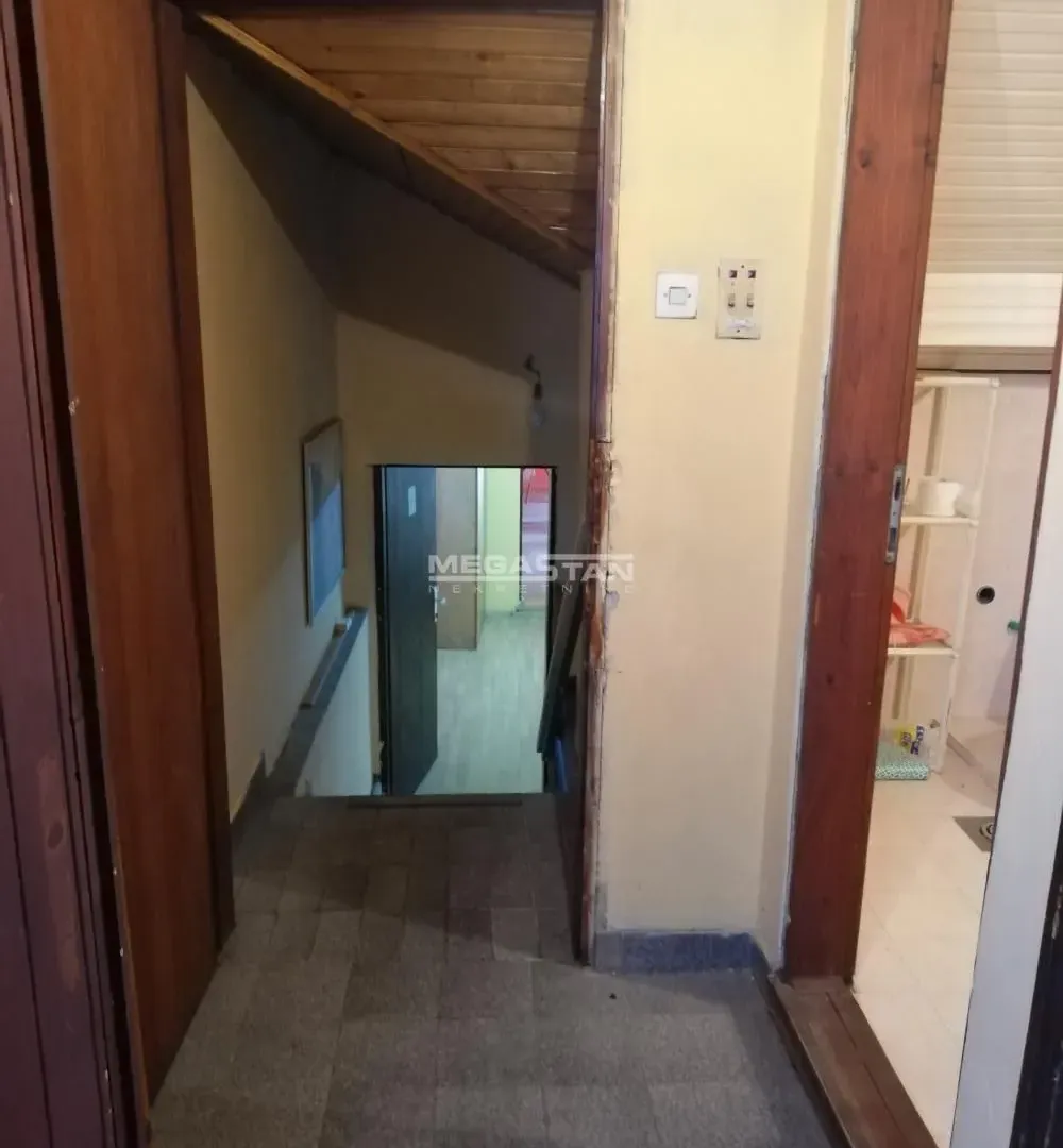 Sale, office space, 382m², Vojlovica, Pančevo
