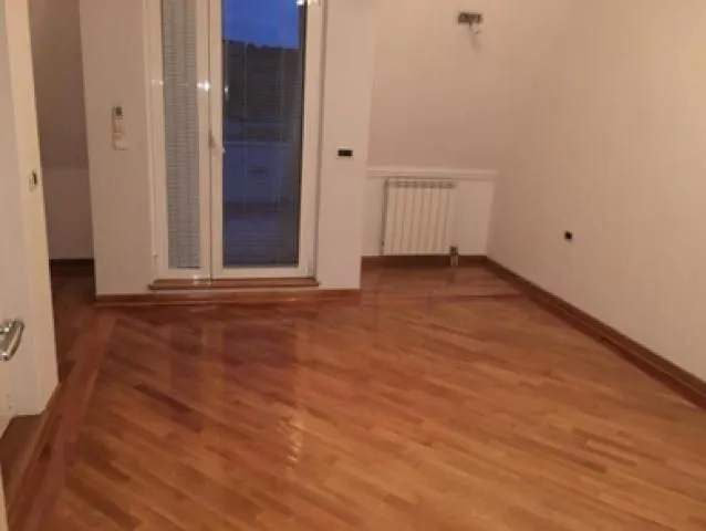 Izdavanje, stan, 300m², Autokomanda, Voždovac Sve Podlokacije