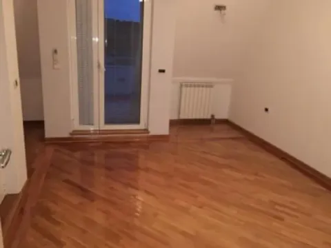 Izdavanje, stan, 300m², Autokomanda, Voždovac Sve Podlokacije - image 8