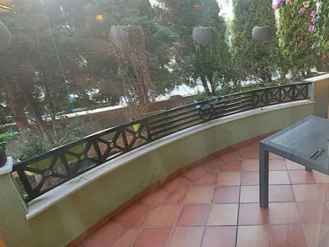 Sale, five bedroom apartment, 180m², Stari Aerodrom, Podgorica - image 6