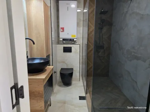 Prodaja, trosoban stan, 75m², Južni Bulevar, Vračar Sve Podlokacije - image 15