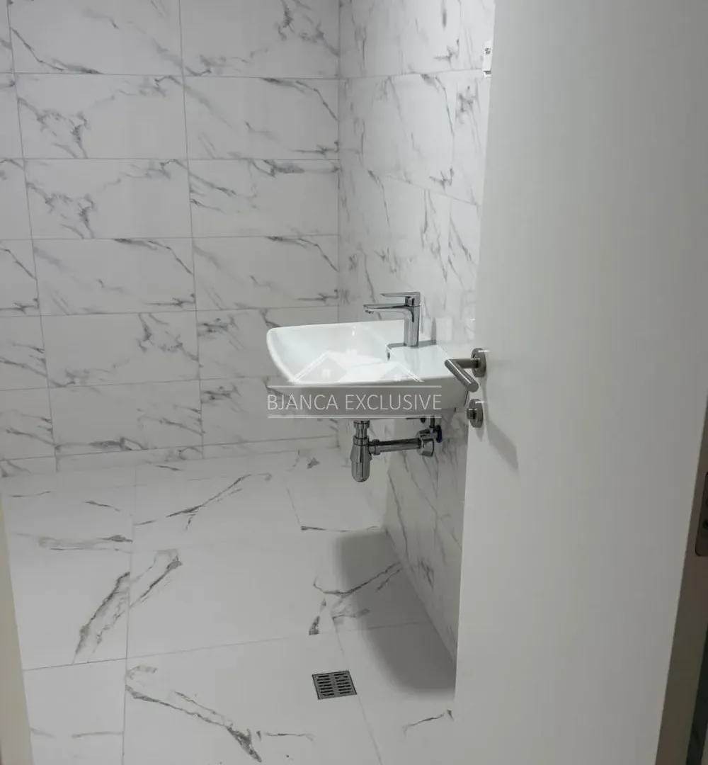 Prodaja, trosoban stan, 66m², Zemun Gornji Grad, Zemun Sve Podlokacije
