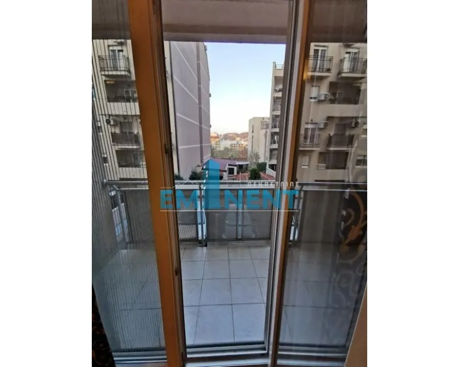 Izdavanje, dvosoban stan, 50m², Lion, Zvezdara Sve Podlokacije
