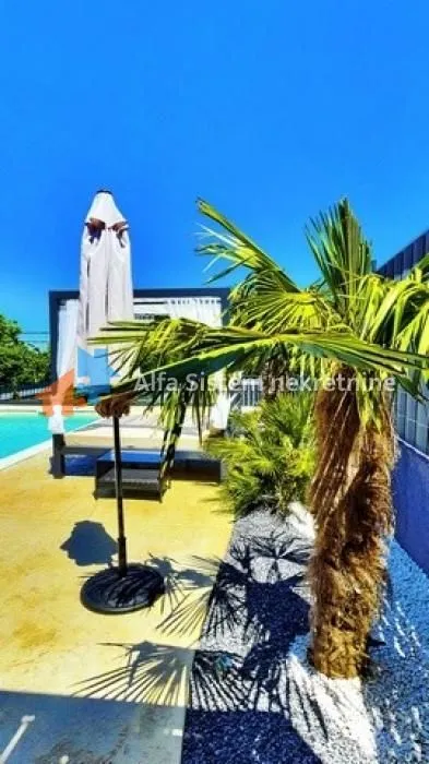 Izdavanje, kuća, 52m², Veliki Mokri Lug, Zvezdara Sve Podlokacije