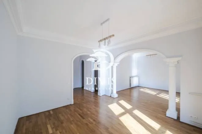 Izdavanje, kuća, 550m², Autokomanda, Voždovac Sve Podlokacije
