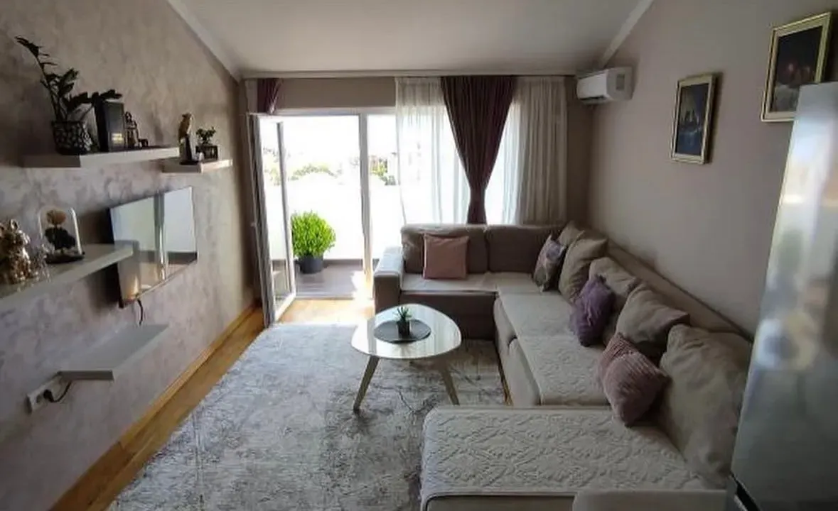 Izdavanje, jednosoban stan, 50m², Kalimanj, Tivat