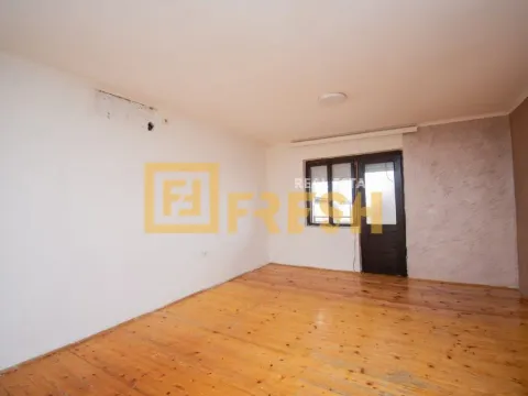 Sale, house, 368m², Konik, Podgorica - image 2