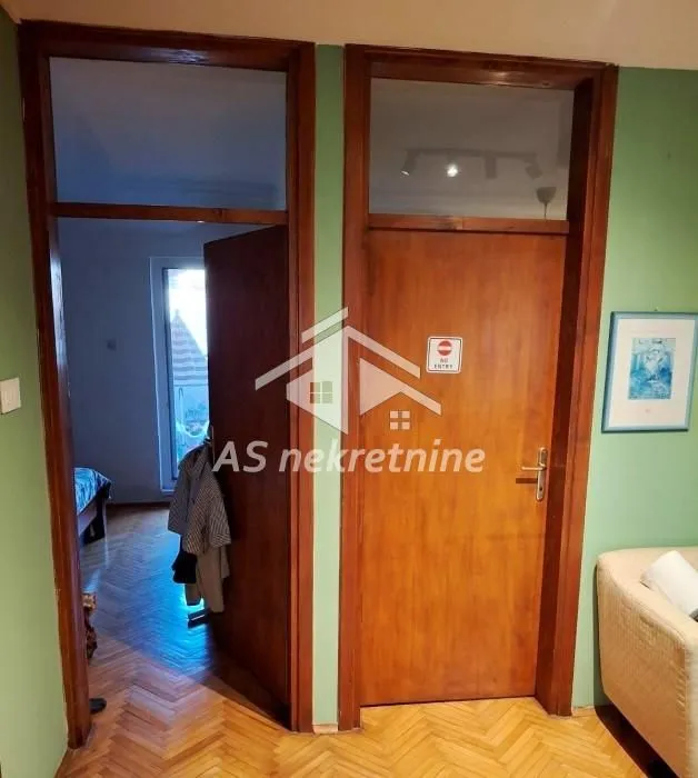 Izdavanje, četvorosoban stan, 108m², Savski Venac, Beograd