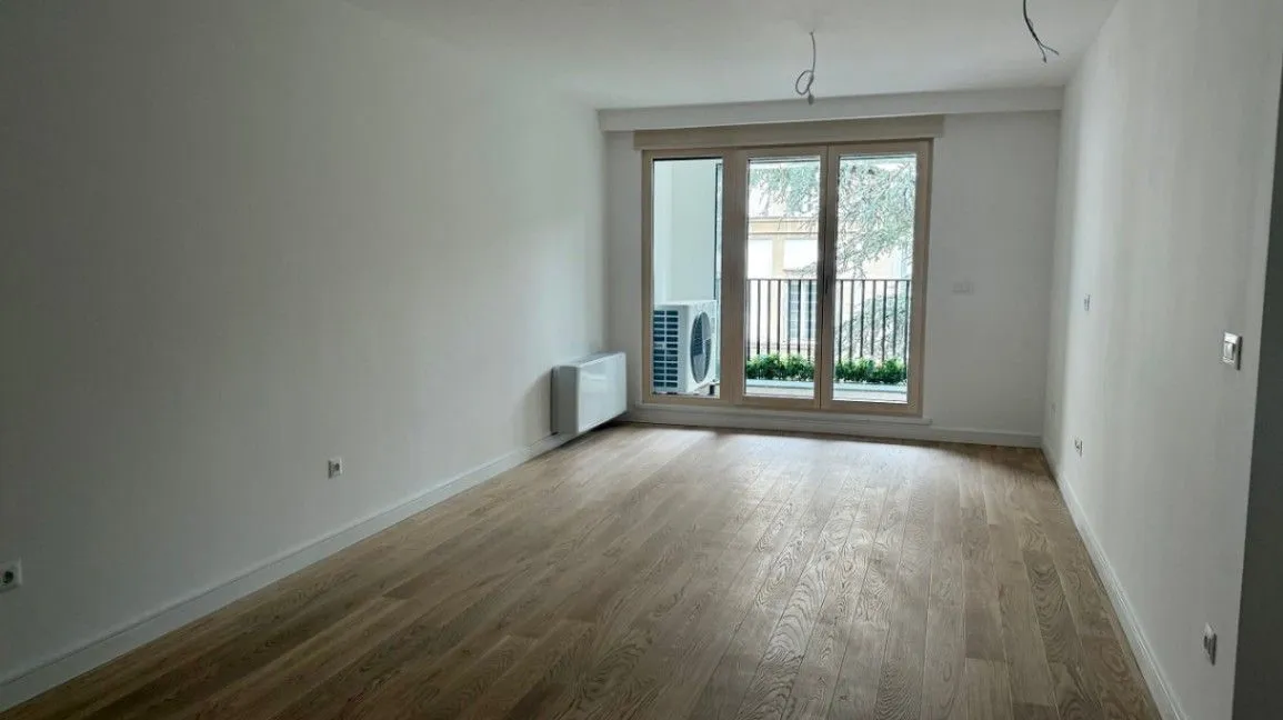 Izdavanje, trosoban stan, 100m², Vračar Sve Podlokacije, Beograd