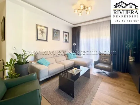 Prodaja, trosoban stan, 98m², Dobrota, Kotor - image 4