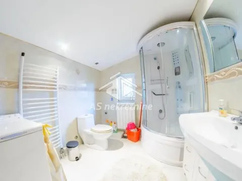 Izdavanje, trosoban stan, 100m², Savski Venac, Beograd - image 11