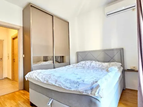 Rent, one bedroom apartment, 45m², Blok 6, Podgorica - image 7