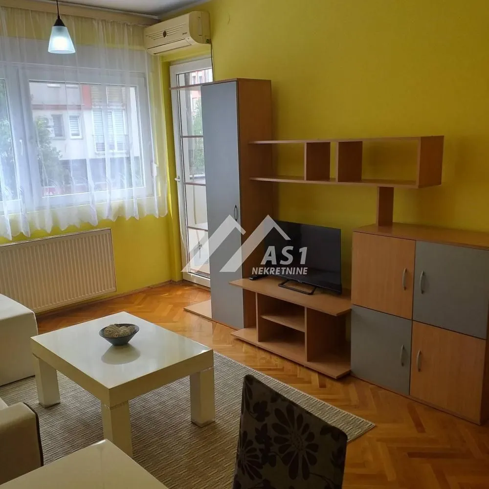 Izdavanje, jednosoban stan, 35m², Adamovićevo Naselje, Novi Sad Sve Podlokacije