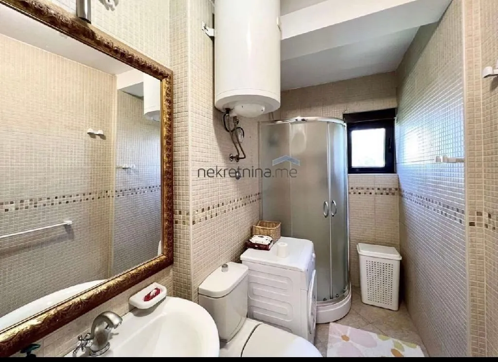 Prodaja, kuća, 200m², Gorica C, Podgorica
