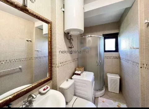 Prodaja, kuća, 200m², Gorica C, Podgorica - image 15