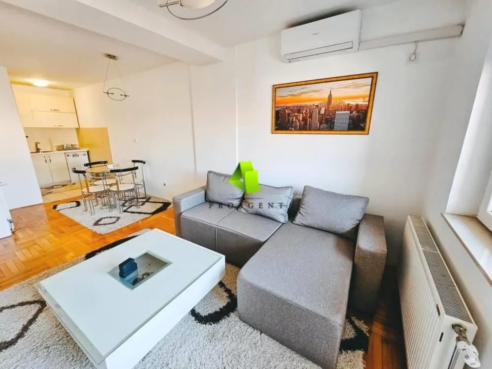 Izdavanje, trosoban stan, 70m², Medijana, Niš