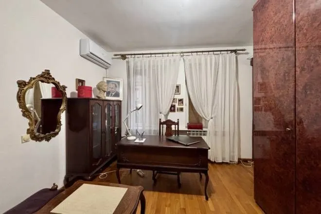 Sale, four bedroom apartment, 96m², Stari Grad, Beograd