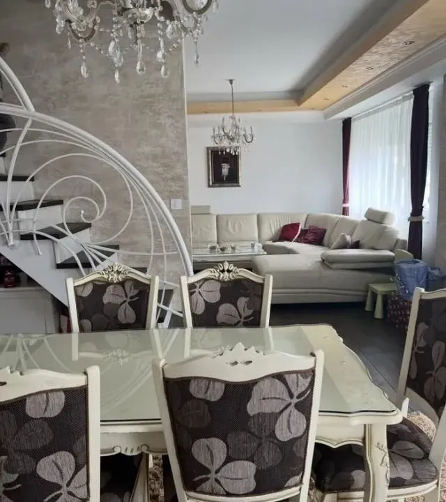 Sale, four bedroom apartment, 132m², Novo naselje, Novi Sad