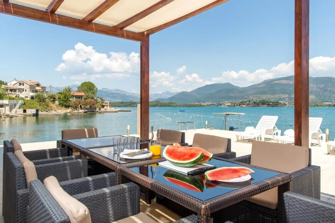 Prodaja, kuća, 172m², Tivat, Crna Gora