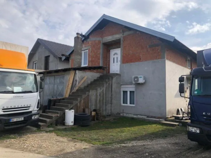 Prodaja, kuća, 84m², Borča Sve Podlokacije, Beograd