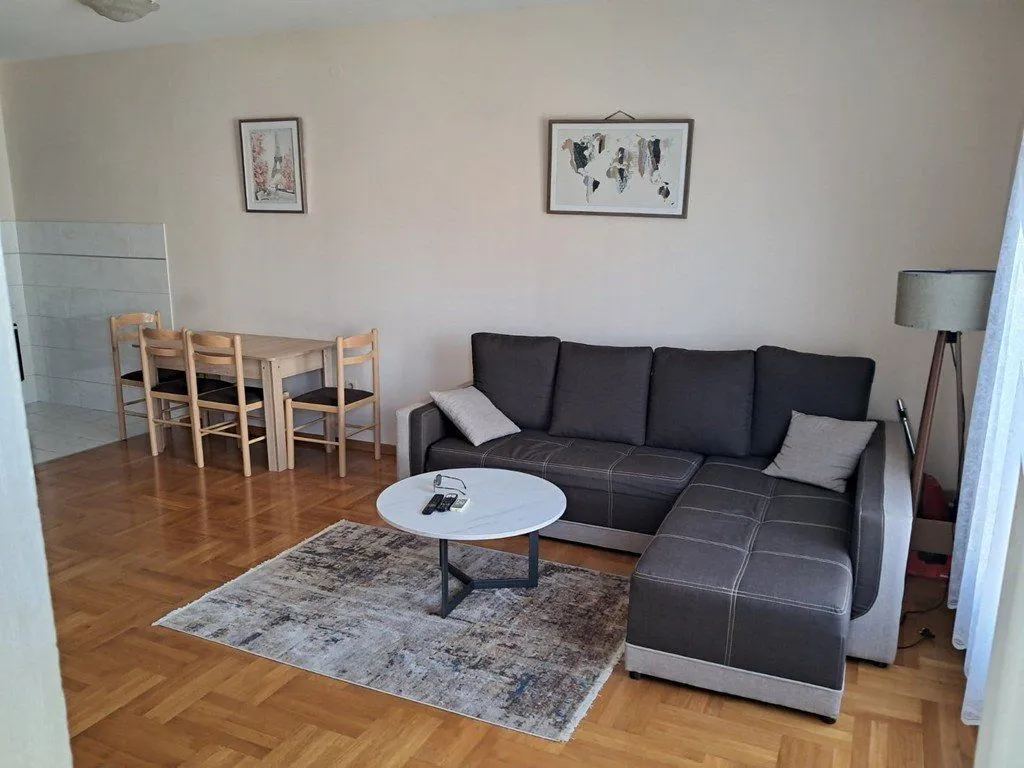 Izdavanje, jednosoban stan, 55m², Ljubović, Podgorica