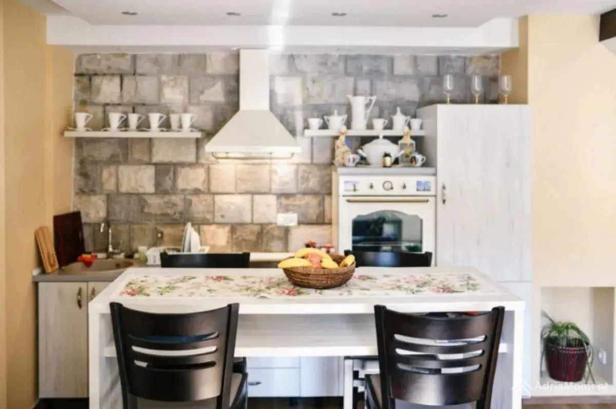 Prodaja, kuća, 114m², Tivat, Crna Gora