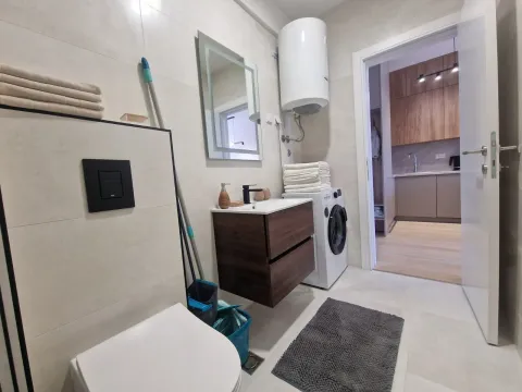 Rent, one bedroom apartment, 42m², Bečići, Budva - image 12