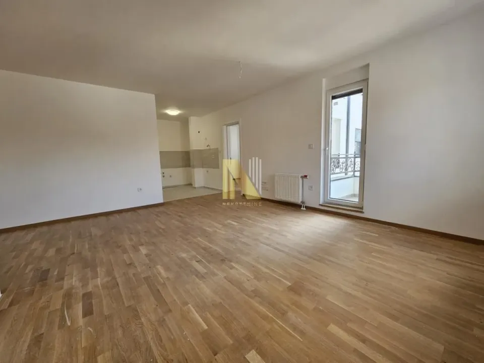 Prodaja, trosoban stan, 83m², Bulevar patrijarha Pavla, Novi Sad Sve Podlokacije