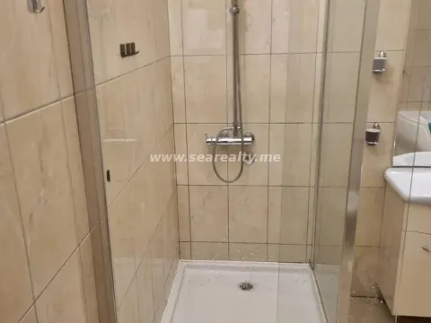 Izdavanje, stan, 103m², Centar, Tivat - image 11