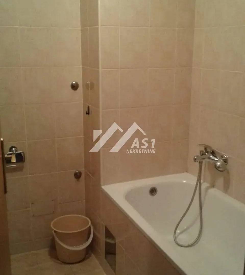 Izdavanje, jednosoban stan, 35m², Nova Detelinara, Novi Sad Sve Podlokacije