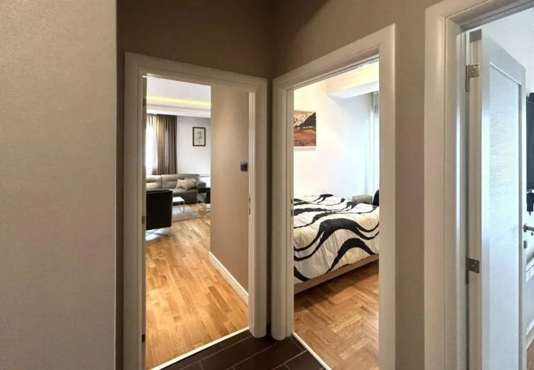 Izdavanje, dvosoban stan, 70m², Podgorica, Crna Gora