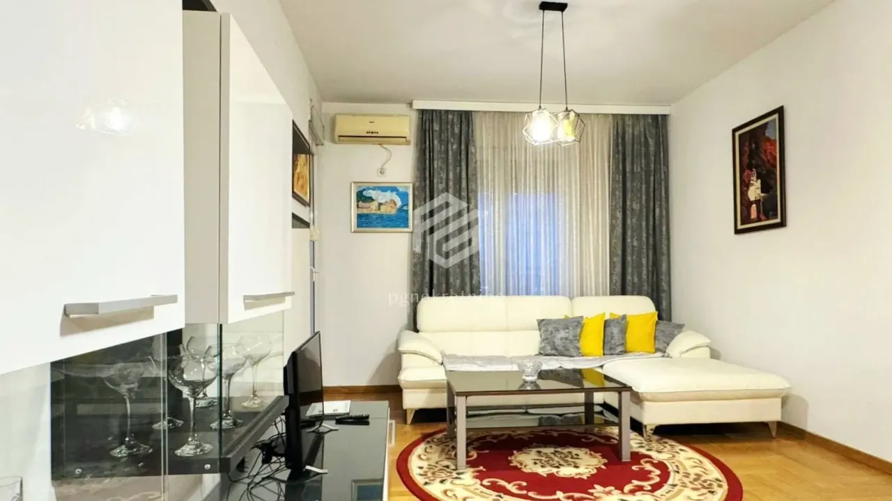 Prodaja, jednosoban stan, 50m², Krivi Most, Podgorica