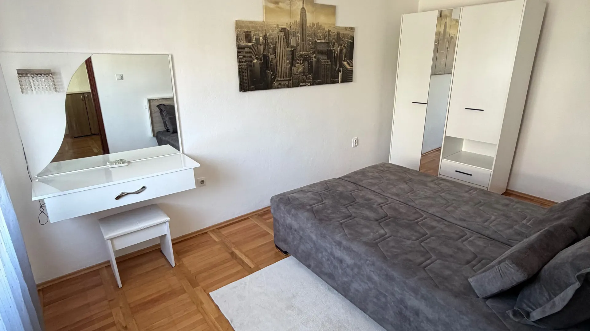 Izdavanje, jednosoban stan, 45m², Zlatica, Podgorica