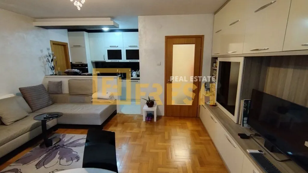 Prodaja, jednosoban stan, 56m², Blok 9, Podgorica