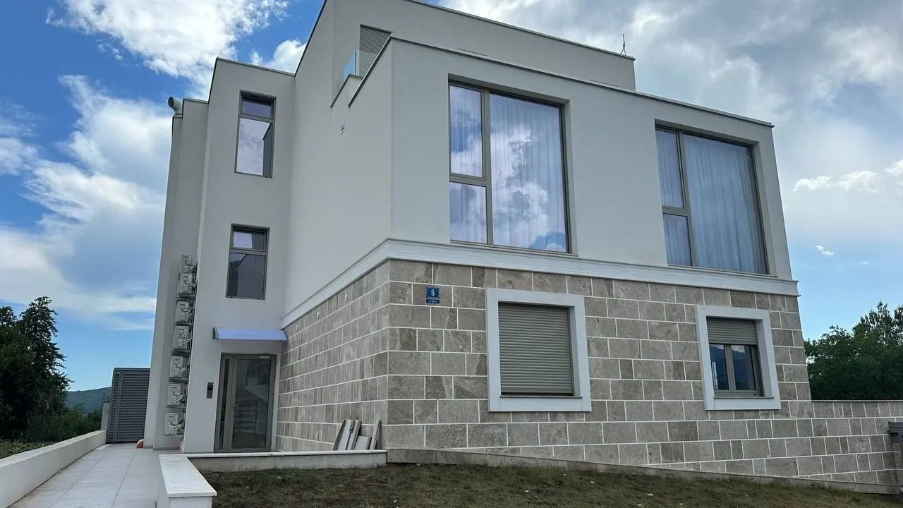 Sale, two bedroom apartment, 103m², Kavač, Kotor