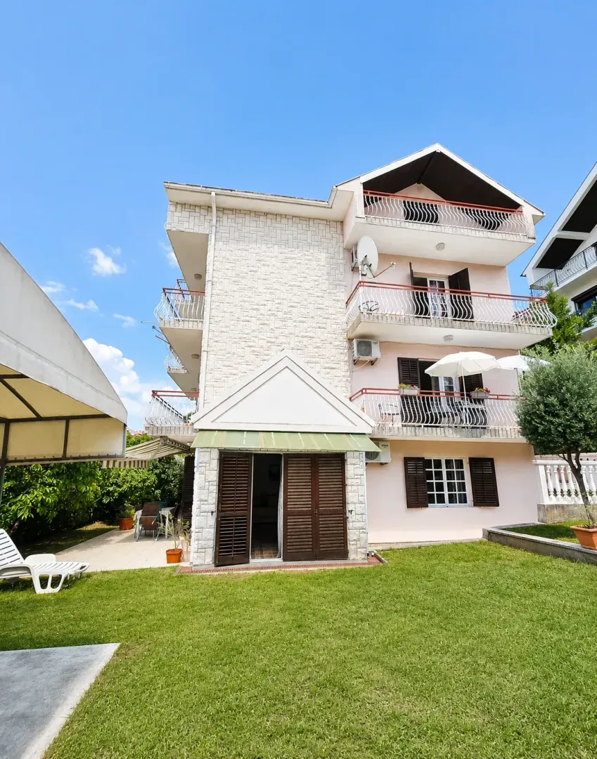 Sale, house, 341m², Tivat, Crna Gora