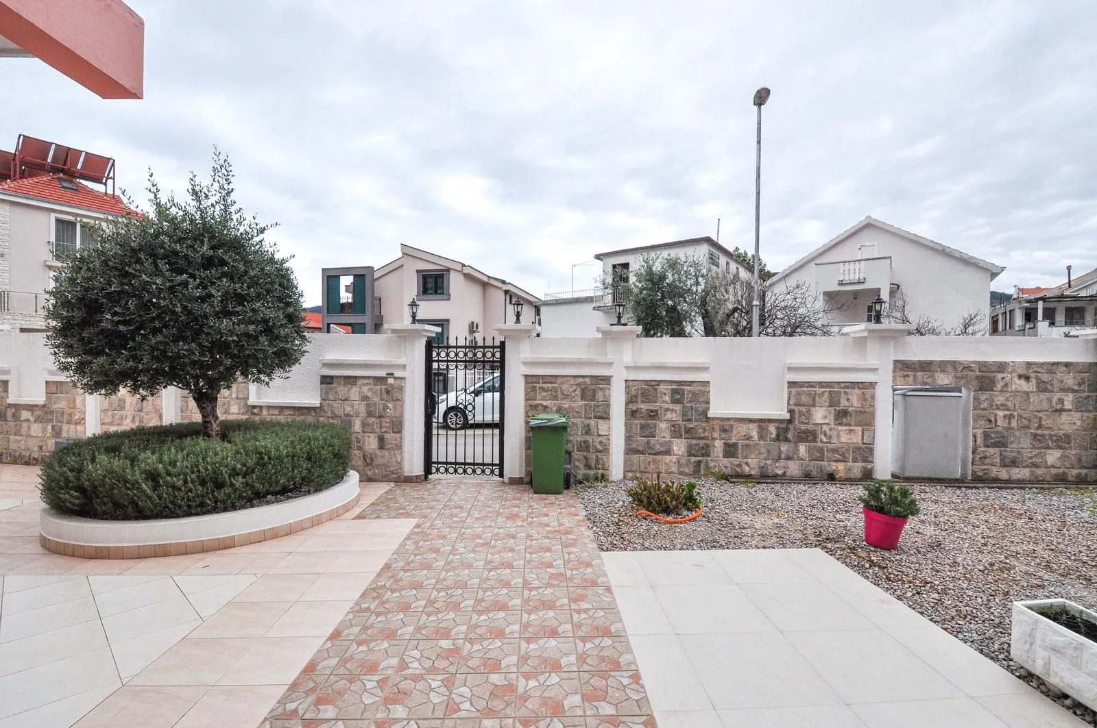Sale, hospitality venue, 1256m², Podkošljun, Budva