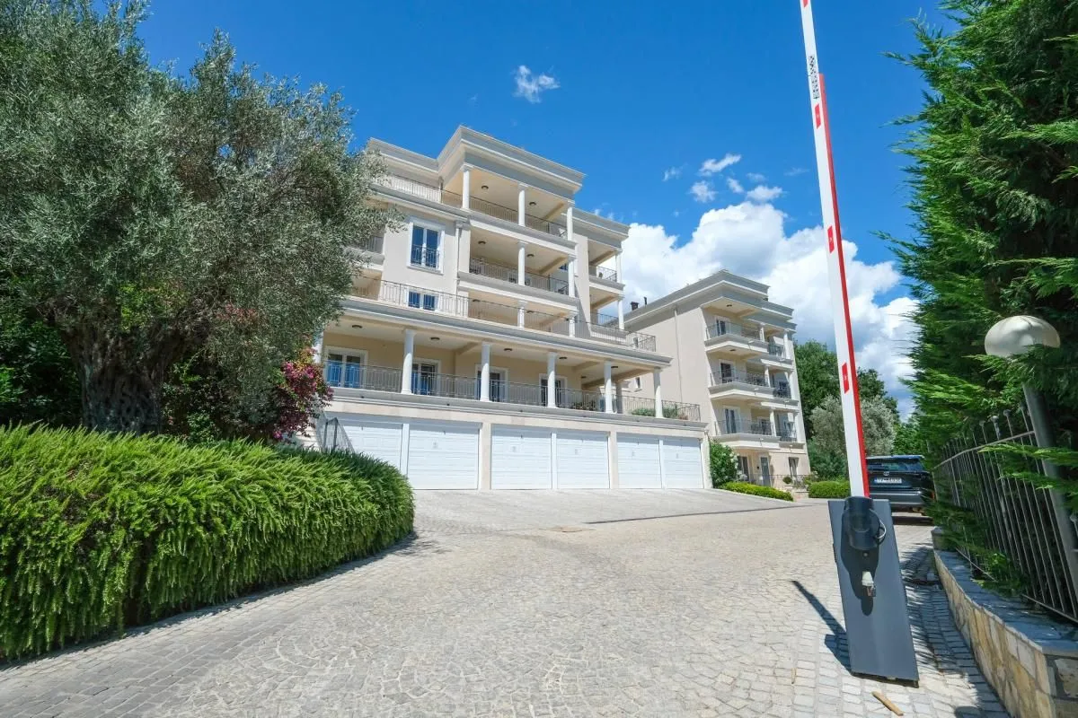 Prodaja, trosoban stan, 166m², Đenovići, Herceg Novi