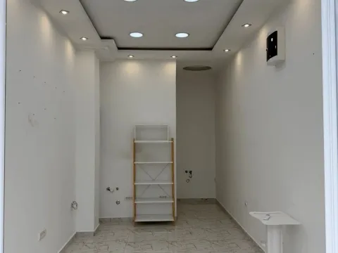 Rent, office space, 18m², Kod Big Fashion-a, Podgorica - image 2