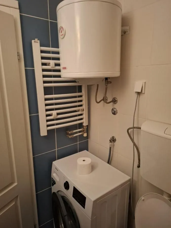 Izdavanje, jednosoban stan, 31m², Sajmište, Novi Sad