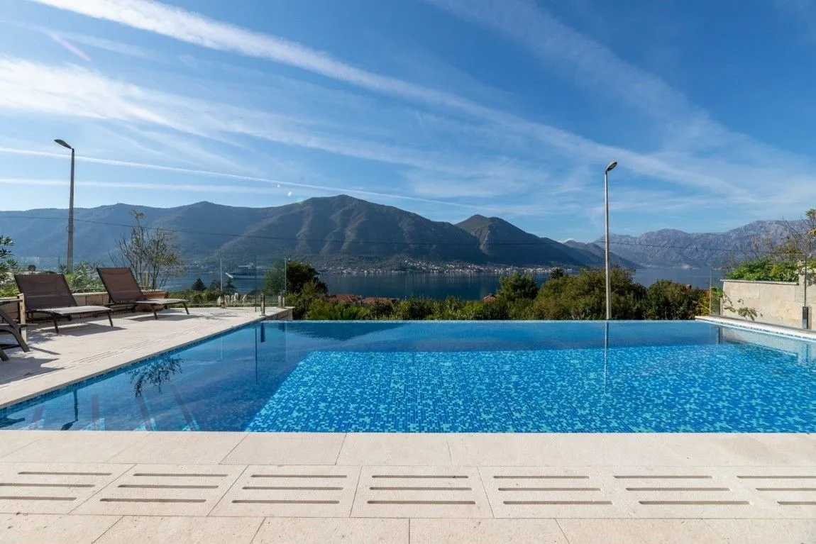 Prodaja, kuća, 300m², Sveti Stasije, Kotor