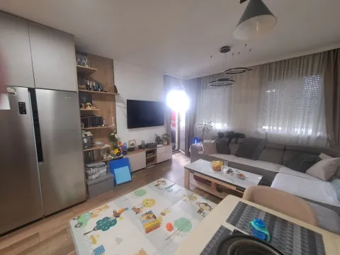 Prodaja, jednosoban stan, 45m², Stari Aerodrom, Podgorica - image 1