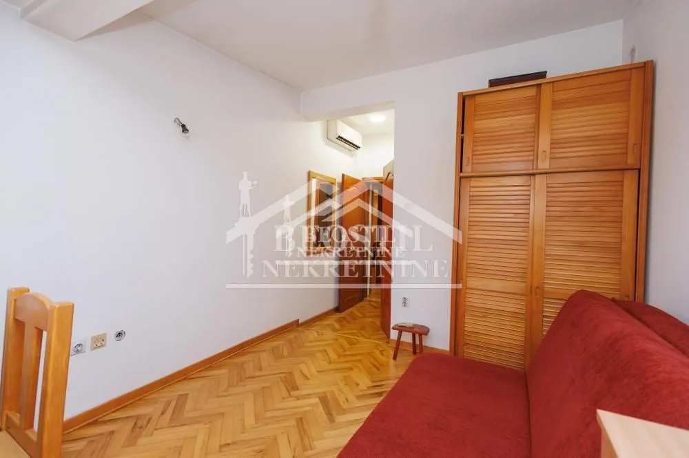 Prodaja, četvorosoban stan, 84m², Gundulićev Venac, Beograd