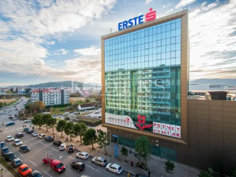 Izdavanje, jednosoban stan, 53m², Central Point, Podgorica - image 12