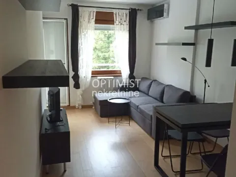Stan in Crveni Krst