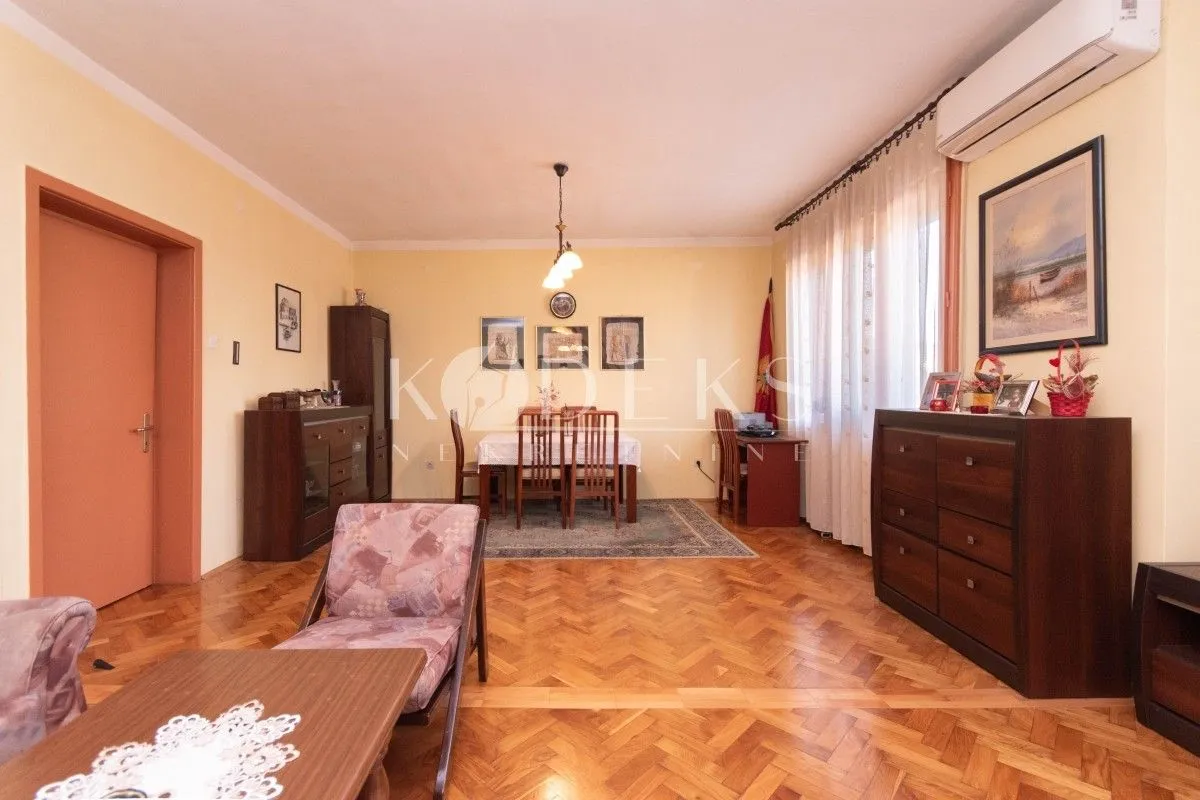Prodaja, dvosoban stan, 122m², Centar, Podgorica