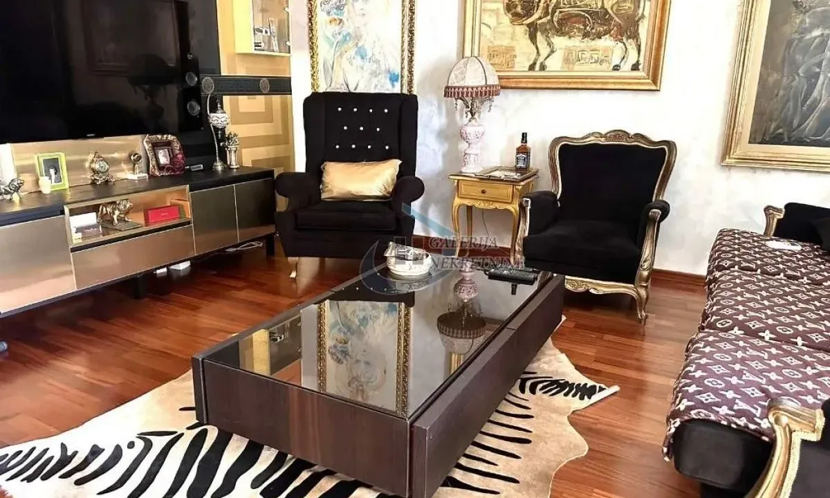 Prodaja, dvosoban stan, 65m², Đeram Pijaca, Beograd